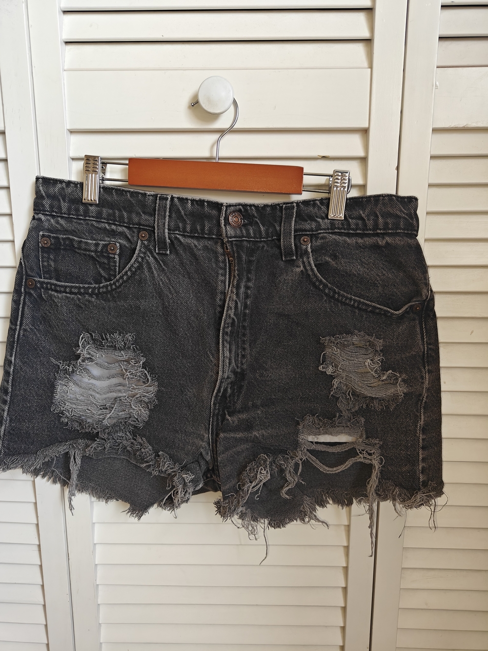 Levis 505 Denim Shorts Size 30"  Blk, Vintage Wash Distressed